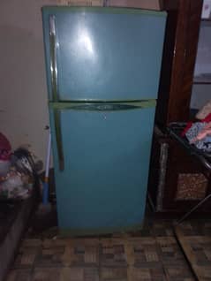 10 year old with working condition fridge