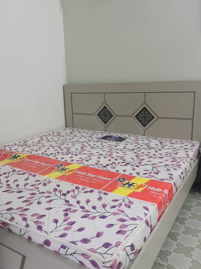 Bed with mattress, side tables and dressing table 0