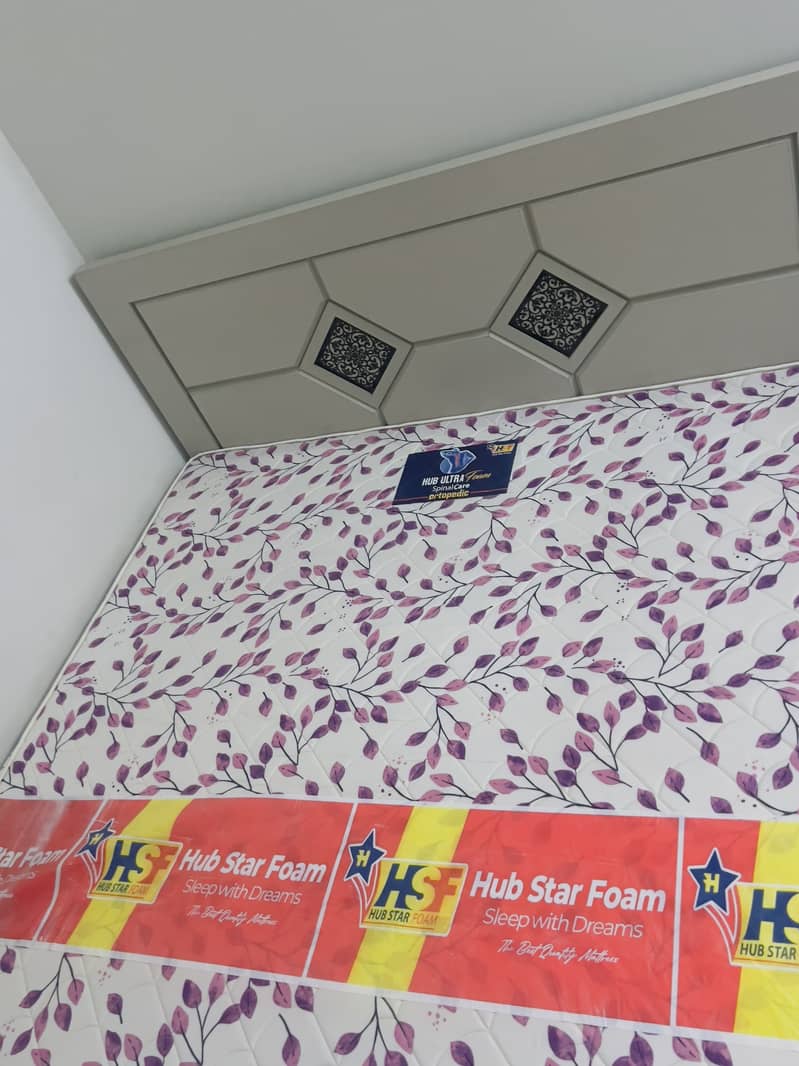Bed with mattress, side tables and dressing table 2