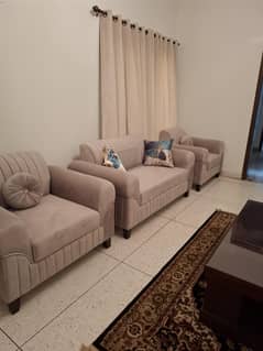 7 Seater Sofa Set Ambiente Lahore + 1 Centre Table And 2 Side Tables