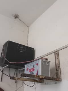 Ups with AGS battery.
