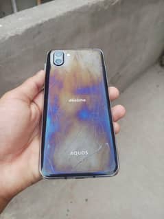 Aquos R2 condition 10 8  only back breke