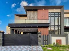 10 MARLA BRAND NEW ULTRA MODERN DESIGNE HOUSE FOR SALE