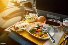 Kitchen Helper Chahiye- 03468429823 whatsapp kro Rehaish Khana Free
