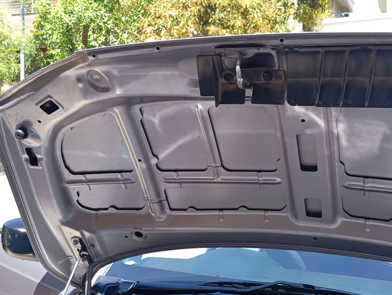 this car is very neat and very comfortable and only use me 6