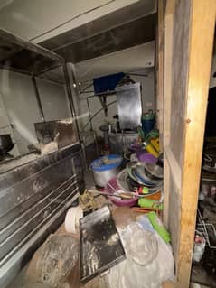 Restaurant All saman for sell 15 lac
