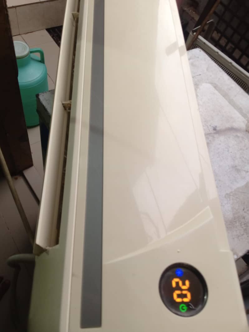 Dawlance split ac good working condition 1