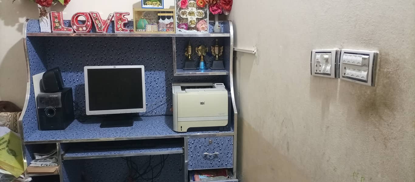 Computer table 1