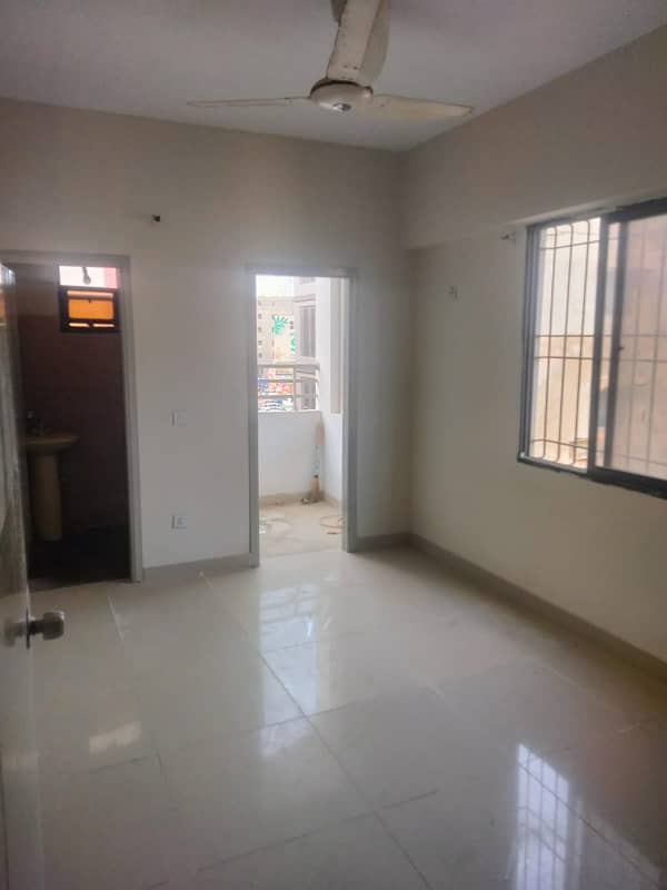 3 Bed DD flat 3rd floor not mezzanine floor in DHA phase 2 ext 11 commr 0322 5996882 2