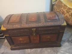 Decoration box with good space