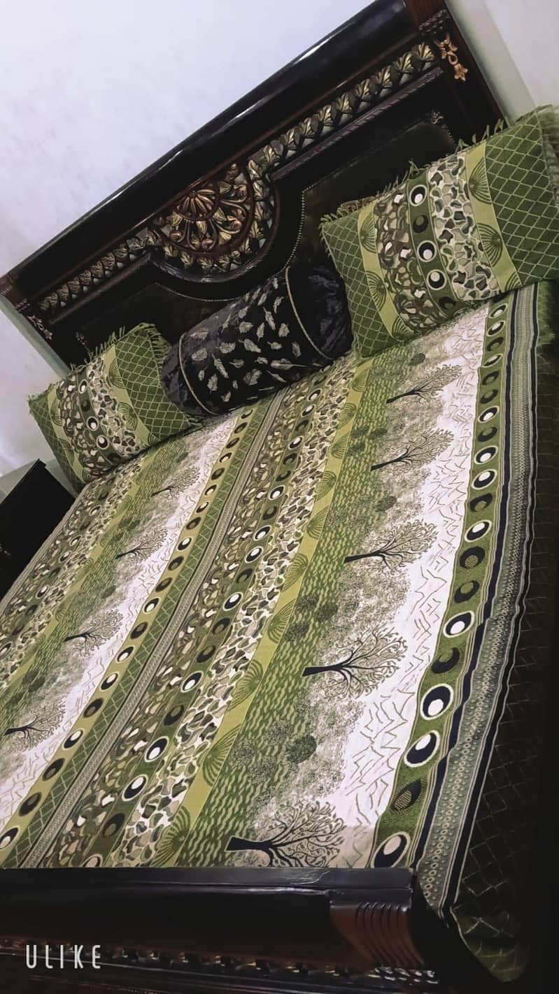 bed set with side tables and dressing table 2