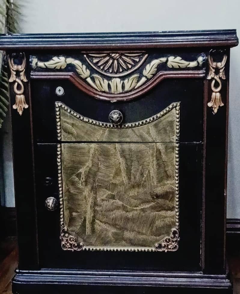 bed set with side tables and dressing table 3