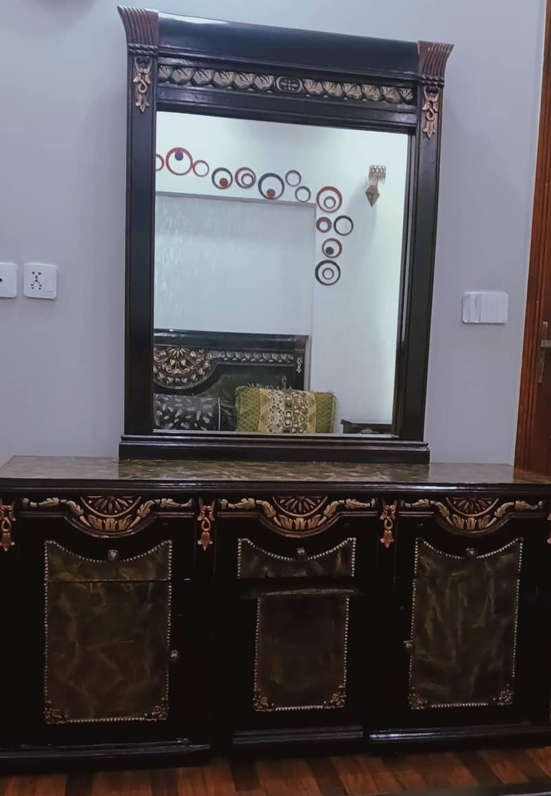 bed set with side tables and dressing table 4
