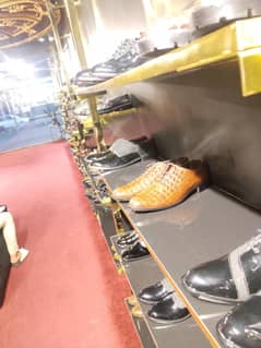 shoe shop ka lia larka ke zorat ha duty timing suba 12 sa rat 10pm