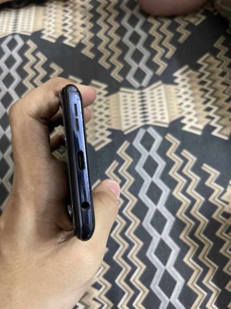 One plus nord n 10 no scratch on front 4