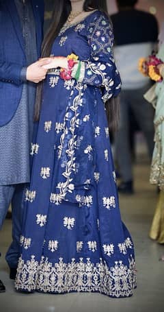 Blue maxi… used only for 4 hours
