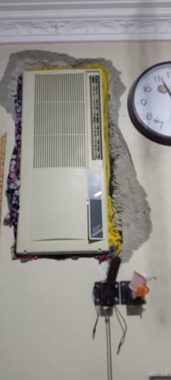 Pehle chake karo phr le k jaao 110 ac double coile kamre me install ho