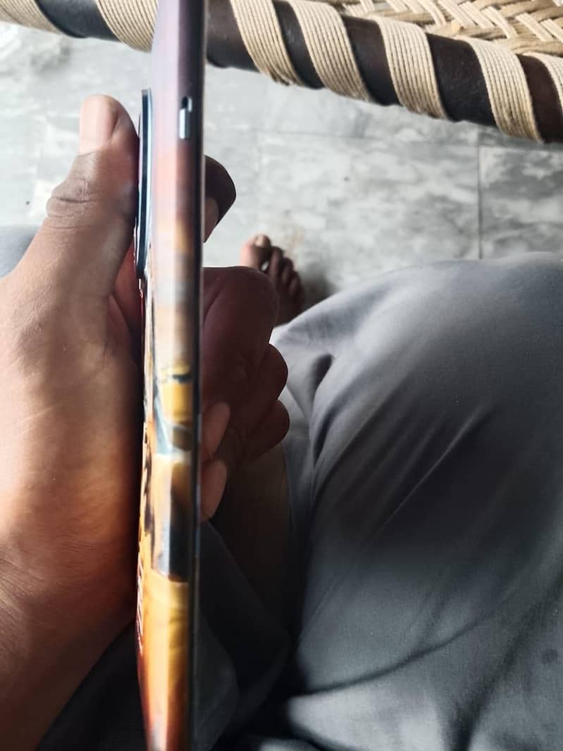 one plus 12R non pta . 4 month Sim working time 6