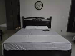 King Sized Wooden bed [solid wood + frame] Gujrat Made 8/10