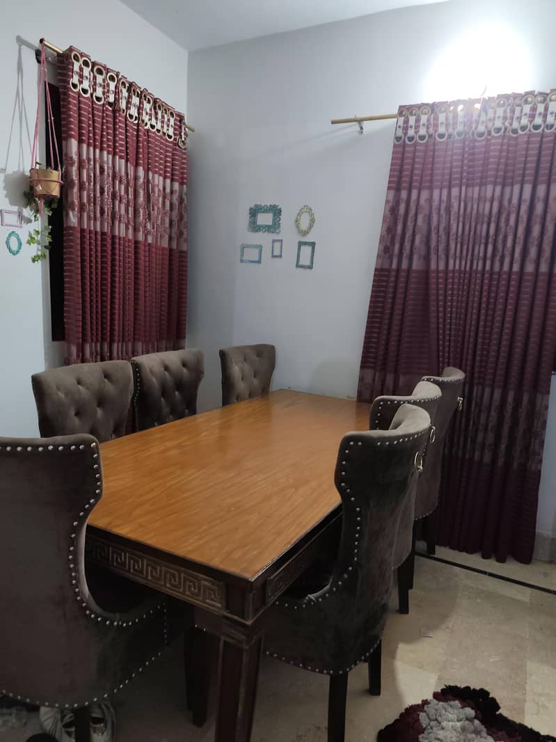 im selling 8 seater dinning table,2 sets of sevev seater sofa each 1