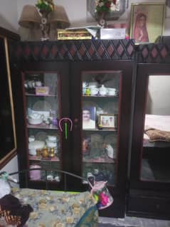 bed set. . sofa set . . mekeup alamari . . bartan alamari