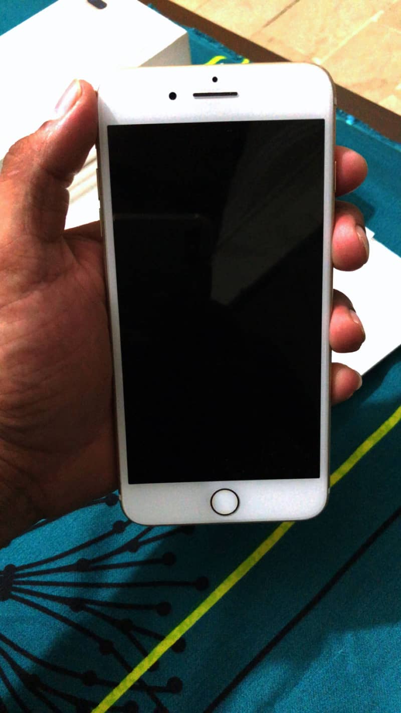 Iphone 7 plus non pta with box 2