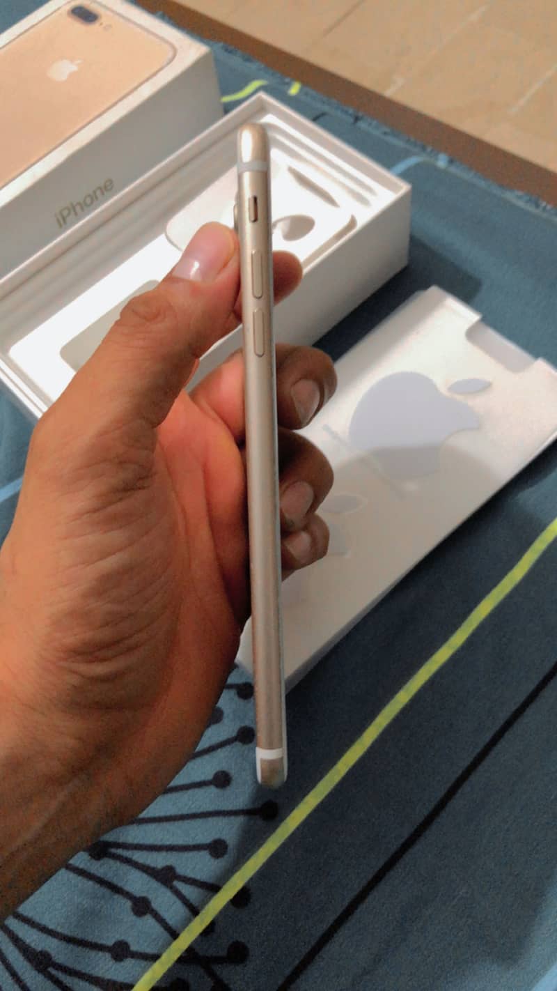 Iphone 7 plus non pta with box 3