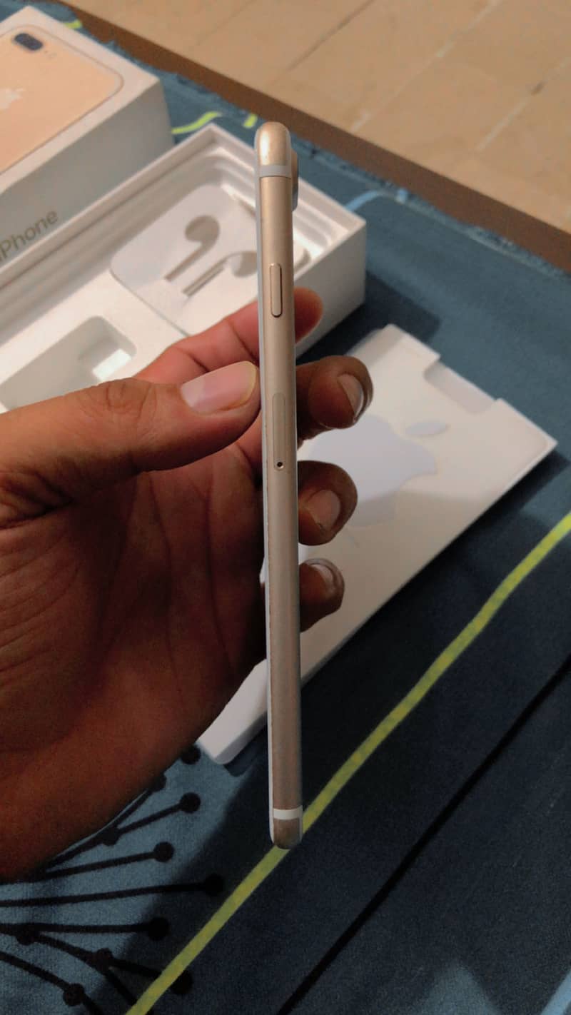 Iphone 7 plus non pta with box 8