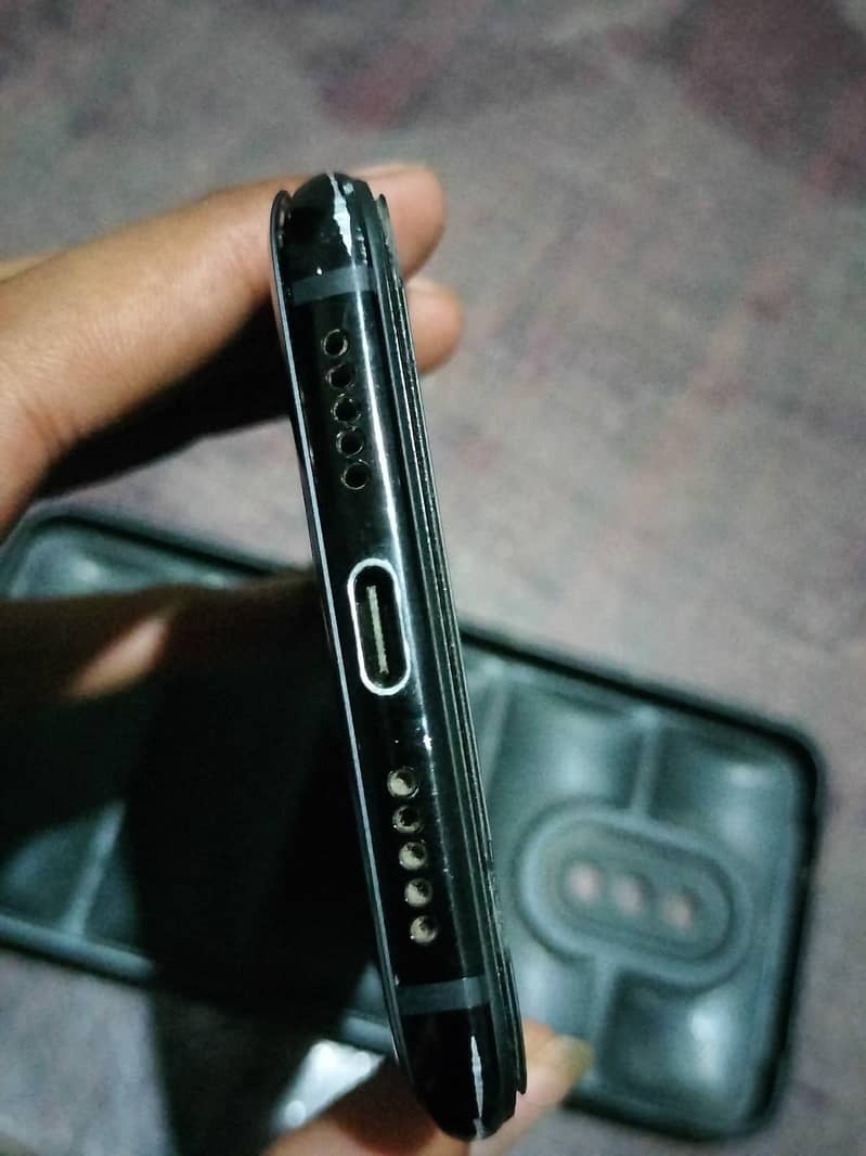 one plus 6t mobile phone no open  all ok just original adupter 8