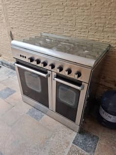 Corona Gas and Electric Oven 5 Burners