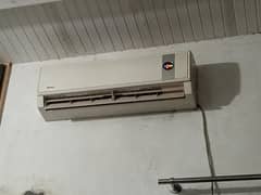 Gree 1.0 Ton for sale. single hand homely used