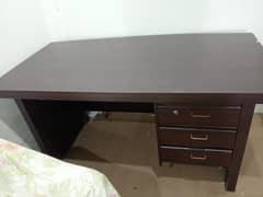 Office desk / Study table