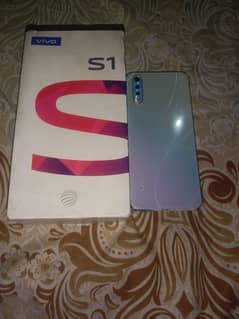 Vivo s1 4/128.  urgent sale with box