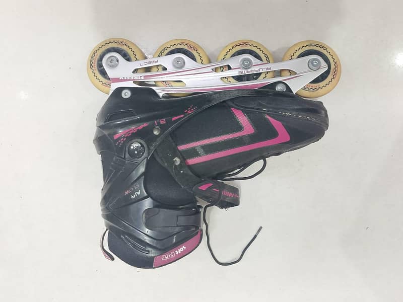 Imported skating shoes 10