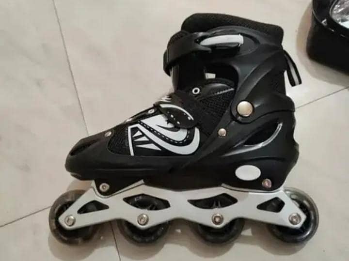 Imported skating shoes 16