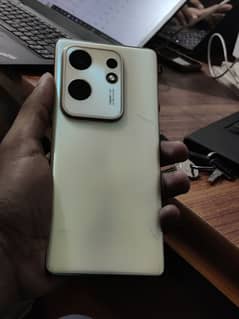 Infinix zero 30 8/256 90 hz screen for sale