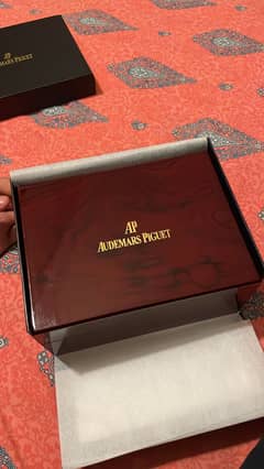 AP watch box