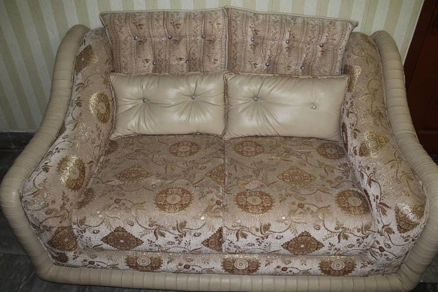 sofa set with table 3