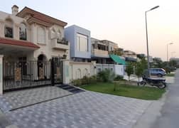 Out Class Hot Offer 10 Marla House Sale In JOHAR Town Lahore