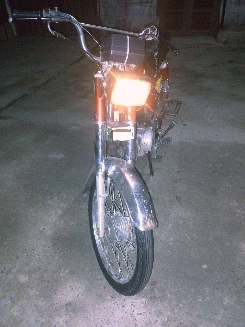 crown 70 2017 model  read description 1