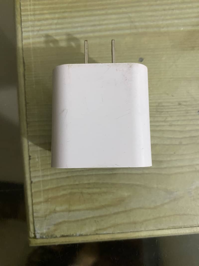 Iphone adapter 25w  full lush condition only 1 week use 1