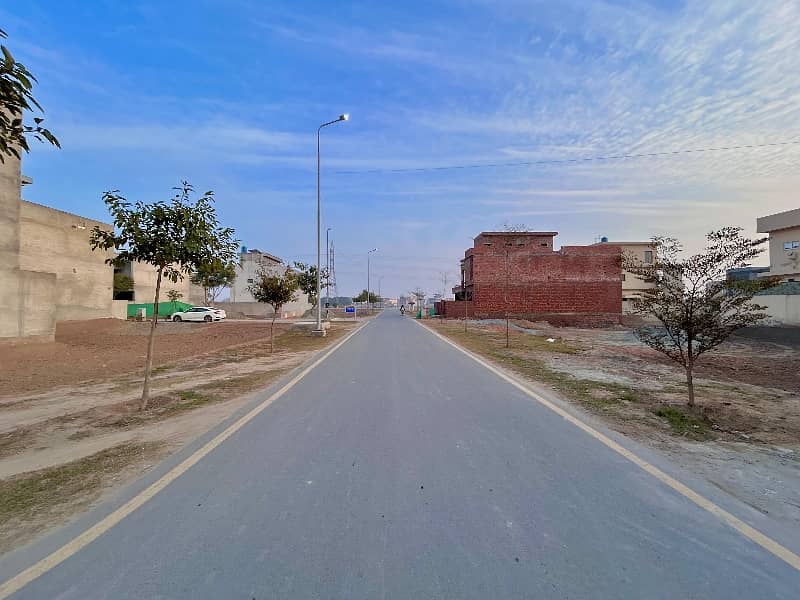 Prime Location 5 Marla Residential Plot Is Available In Affordable Price In Park View City - Tulip Extension Block 0