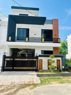 DOUBLE STOREY IDEALLY LOCATED HOUSE