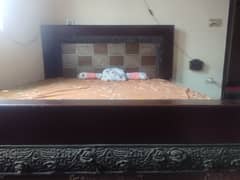 King Size Double Bed (Neat clean )Scratch Less