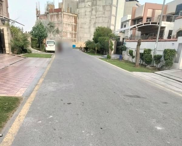 Centrally Located Residential Plot For sale In Park View - Block C Available 4