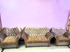 Sofa Set 4 sitter Very Good Clean Condition.