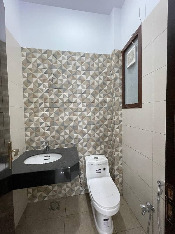 A Well Designed Prime Location Upper Portion Is Up For rent In An Ideal Location In Karachi 3