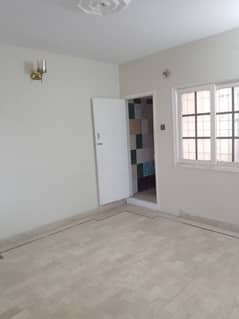2 bed kitchen ground floor portion available for bechlor s