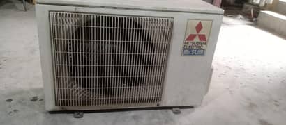 AC   FOR  Urgent  SALE