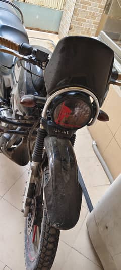 Yamaha ybr g 125 black up for saleee